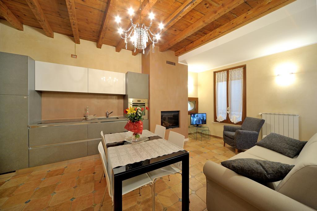 Antico Palazzo Signorile Apartment Salo Exterior photo